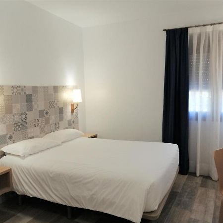 Hostal Restaurante Villa De בריווגה מראה חיצוני תמונה