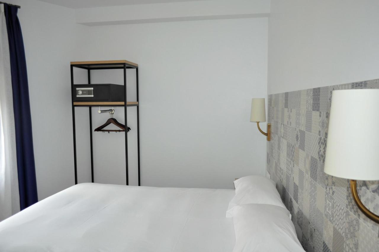 Hostal Restaurante Villa De בריווגה מראה חיצוני תמונה