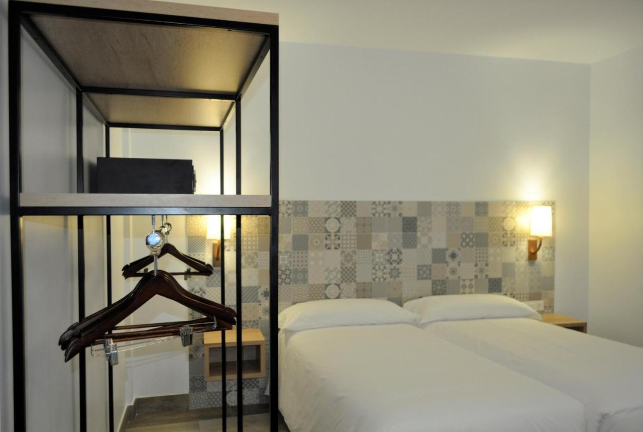 Hostal Restaurante Villa De בריווגה מראה חיצוני תמונה