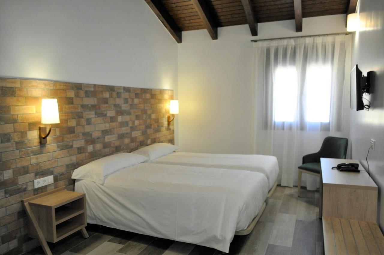 Hostal Restaurante Villa De בריווגה מראה חיצוני תמונה