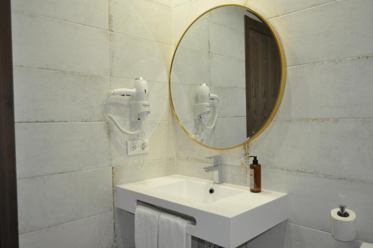 Hostal Restaurante Villa De בריווגה מראה חיצוני תמונה