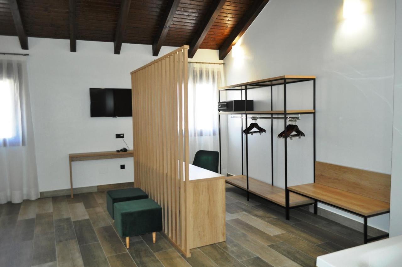 Hostal Restaurante Villa De בריווגה מראה חיצוני תמונה