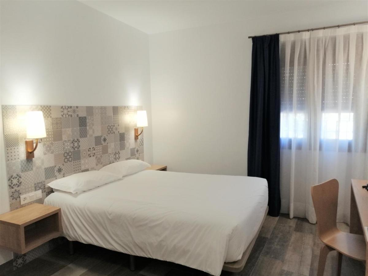 Hostal Restaurante Villa De בריווגה מראה חיצוני תמונה
